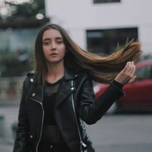 Meet your Posher, Ana